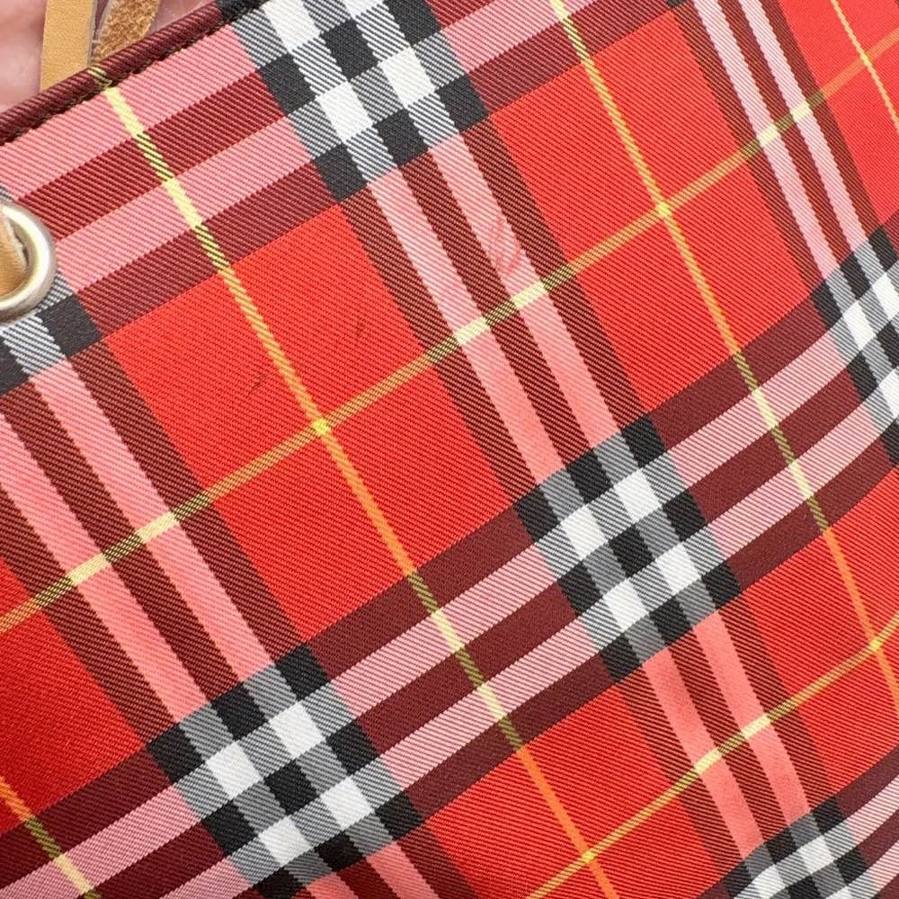 Burberry vintage red plaid oversize travel tote bag - Picture 14 of 16